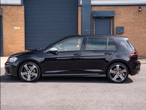 Volkswagen Golf 2.0 Golf R 4WD 5dr 17