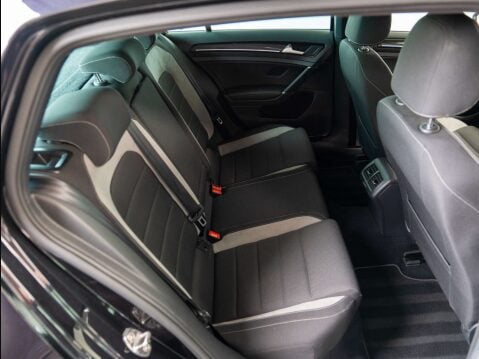 Volkswagen Golf 2.0 Golf R 4WD 5dr 56
