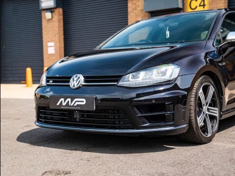 Volkswagen Golf 2.0 Golf R 4WD 5dr 21