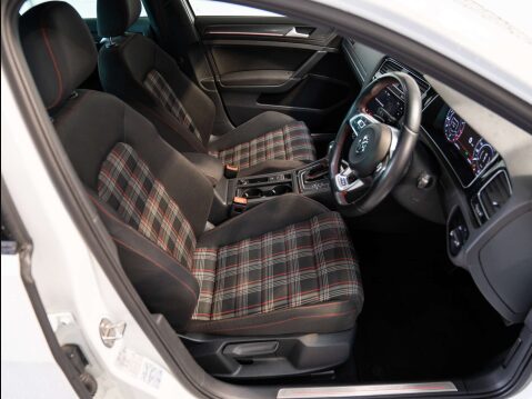 Volkswagen Golf 2.0 Golf GTi Performance TSi Semi-Auto 5dr 29