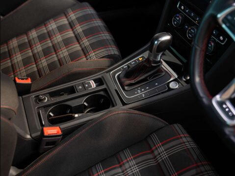 Volkswagen Golf 2.0 Golf GTi Performance TSi Semi-Auto 5dr 17