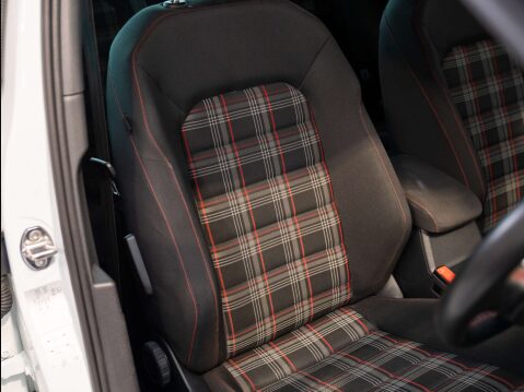 Volkswagen Golf 2.0 Golf GTi Performance TSi Semi-Auto 5dr 30