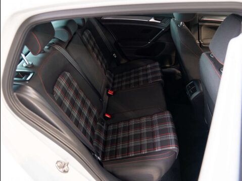 Volkswagen Golf 2.0 Golf GTi Performance TSi Semi-Auto 5dr 31