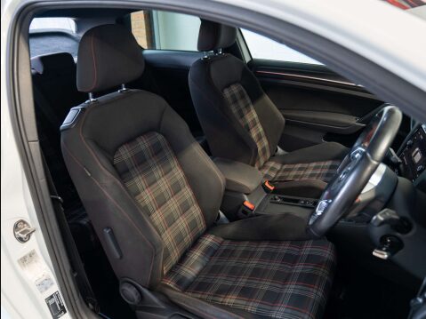 Volkswagen Golf 2.0 Golf GTi TSi 3dr 4