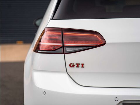 Volkswagen Golf 2.0 Golf GTi TSi 3dr 23