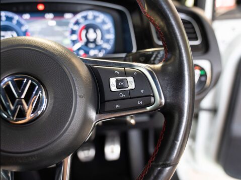 Volkswagen Golf 2.0 Golf GTi TSi 3dr 54