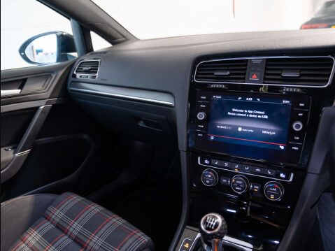 Volkswagen Golf 2.0 Golf GTi TSi 3dr 11