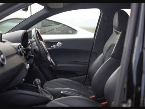 Audi A1 1.6 A1 Sportback TDI S Line Nav Semi-Auto 5dr 30