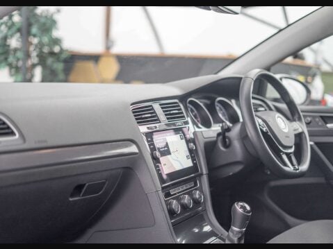 Volkswagen Golf 1.4 Golf SE Nav TSi BlueMotion Technology 5dr 15