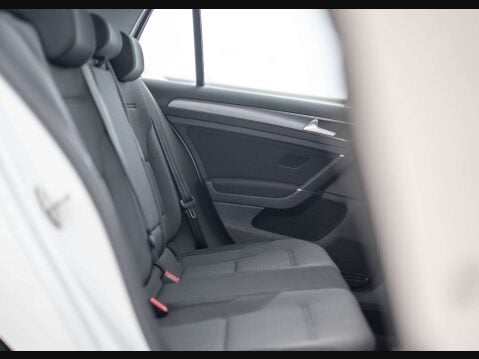Volkswagen Golf 1.4 Golf SE Nav TSi BlueMotion Technology 5dr 34