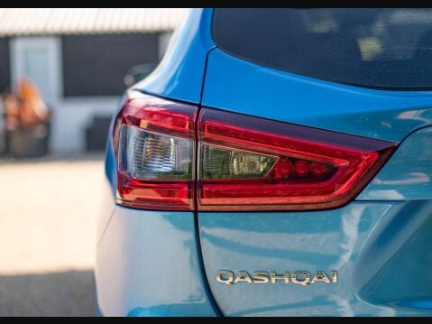 Nissan Qashqai 1.2 Qashqai N-Connecta DiG-T 5dr 34