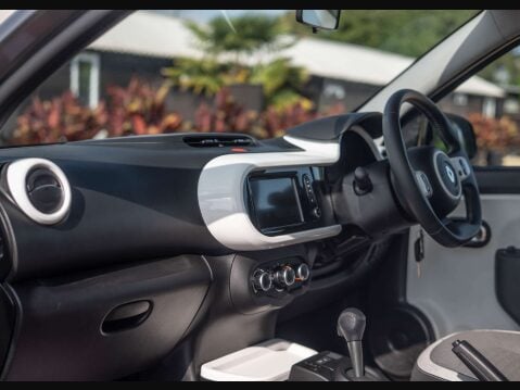 Renault Twingo 0.9 Twingo Iconic TCe Auto 5dr 14