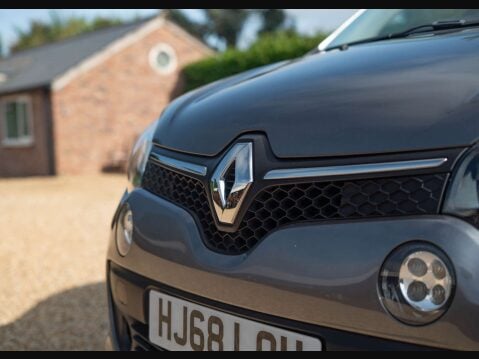 Renault Twingo 0.9 Twingo Iconic TCe Auto 5dr 33