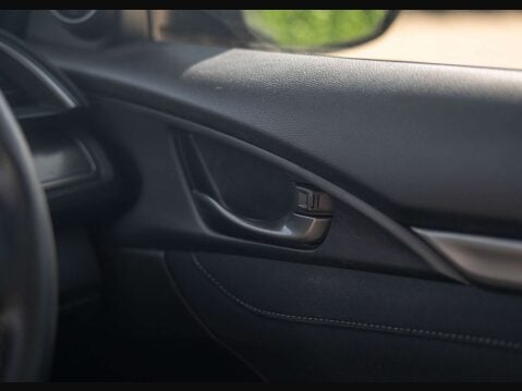 Honda Civic 1.0 Civic SR VTec 5dr 19