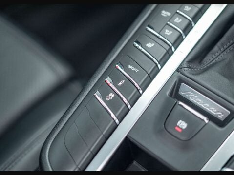 Porsche Macan 3.6 Macan T Semi-Auto 4WD 5dr 21