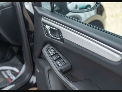 Porsche Macan 3.6 Macan T Semi-Auto 4WD 5dr 53