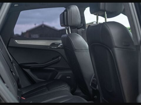 Porsche Macan 3.6 Macan T Semi-Auto 4WD 5dr 54