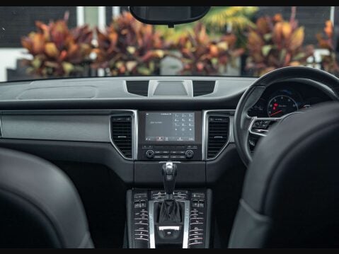 Porsche Macan 3.6 Macan T Semi-Auto 4WD 5dr 57