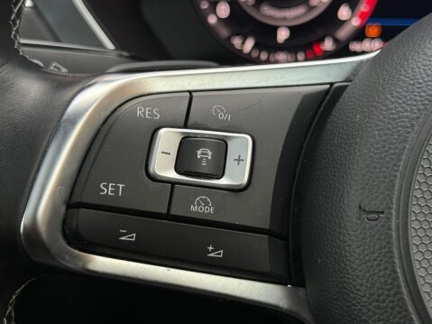 Volkswagen Tiguan 2.0 TDI R-Line DSG 4Motion Euro 6 (s/s) 5dr 40