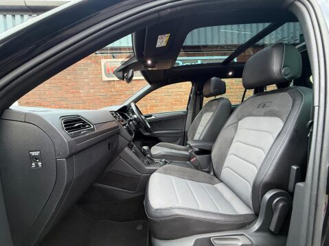 Volkswagen Tiguan 2.0 TDI R-Line DSG 4Motion Euro 6 (s/s) 5dr 26