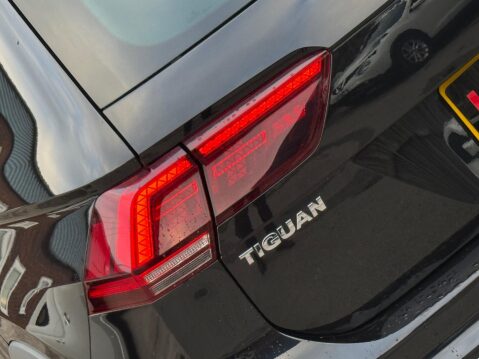 Volkswagen Tiguan 2.0 TDI R-Line DSG 4Motion Euro 6 (s/s) 5dr 47