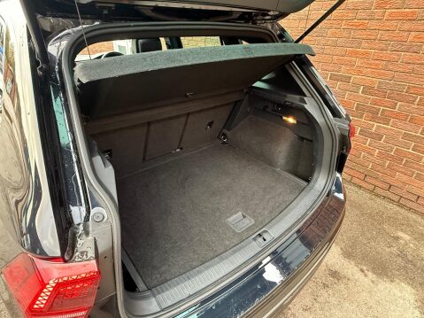 Volkswagen Tiguan 2.0 TDI R-Line DSG 4Motion Euro 6 (s/s) 5dr 31