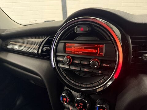 Mini Hatch 2.0 Cooper SD Euro 6 (s/s) 3dr 18