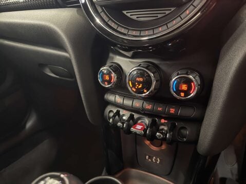 Mini Hatch 2.0 Cooper SD Euro 6 (s/s) 3dr 19