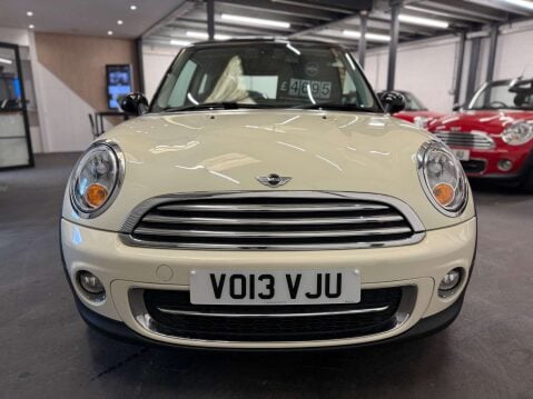 Mini Hatch 1.6 Cooper D Euro 5 (s/s) 3dr 9