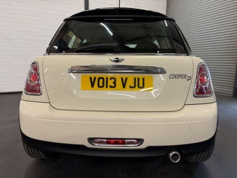 Mini Hatch 1.6 Cooper D Euro 5 (s/s) 3dr 11
