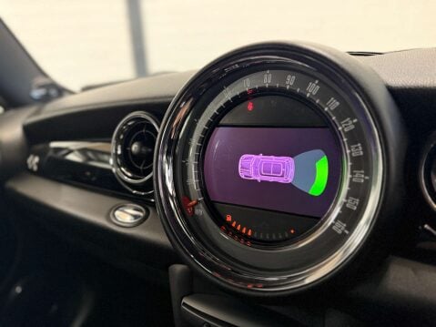 Mini Hatch 1.6 John Cooper Works Euro 5 3dr 21