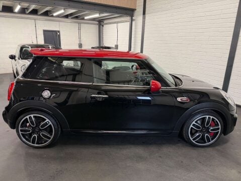 Mini Hatch 2.0 John Cooper Works Auto 3dr 9