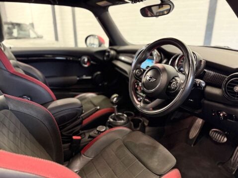 Mini Hatch 2.0 John Cooper Works Auto 3dr 3