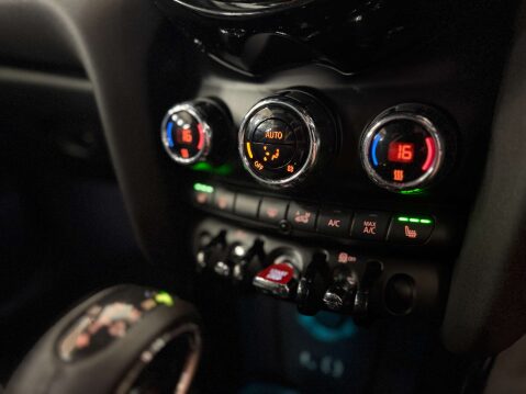 Mini Convertible 1.5 Cooper Auto 2dr 21