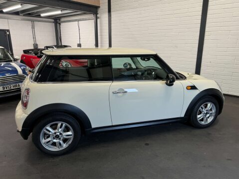 Mini Hatch 1.6 One D 3dr 12
