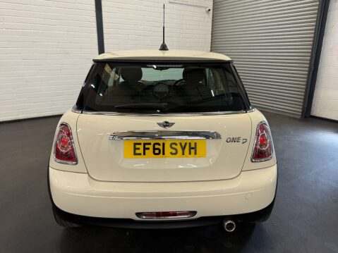 Mini Hatch 1.6 One D 3dr 11