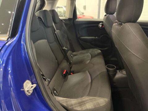 Mini Hatch 1.5 Cooper 5dr 17