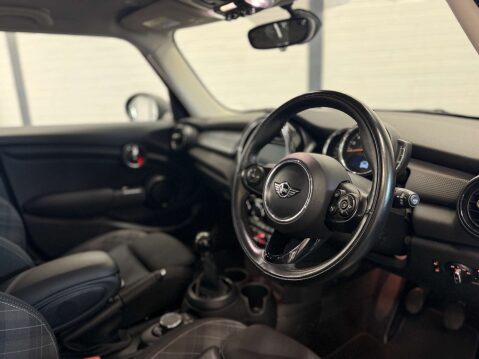 Mini Hatch 1.5 Cooper 5dr 4