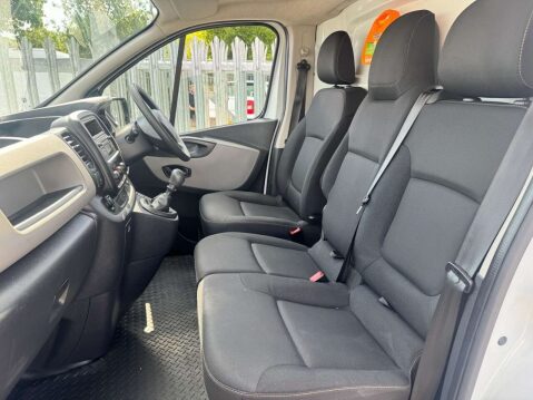 Renault Trafic 1.6 dCi ENERGY 29 Business+ Panel Van 5dr Diesel Manual SWB High Roof Euro 24