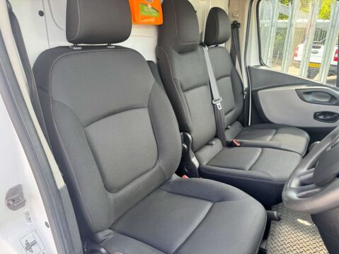 Renault Trafic 1.6 dCi ENERGY 29 Business+ Panel Van 5dr Diesel Manual SWB High Roof Euro 14