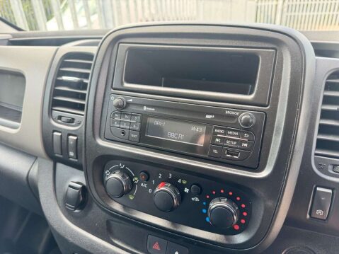 Renault Trafic 1.6 dCi ENERGY 29 Business+ Panel Van 5dr Diesel Manual SWB High Roof Euro 15