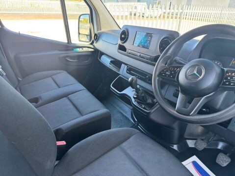 Mercedes-Benz Sprinter 2.0 315 CDI Progressive Panel Van 5dr Diesel Manual RWD L2 H2 Euro 6 (s/s) 24