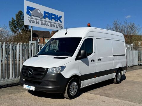 Mercedes-Benz Sprinter 2.0 315 CDI Progressive Panel Van 5dr Diesel Manual RWD L2 H2 Euro 6 (s/s) 5