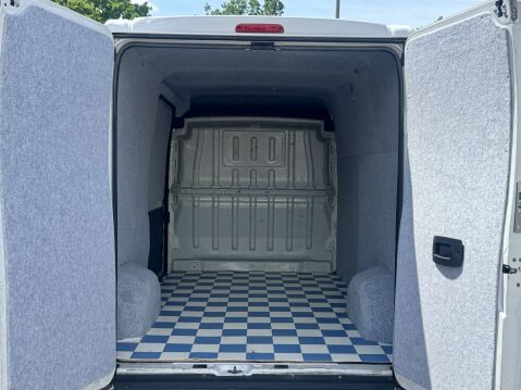 Citroen Relay 2.2 Relay 35 L2H2 Enterprise Blue HDi S/S 26