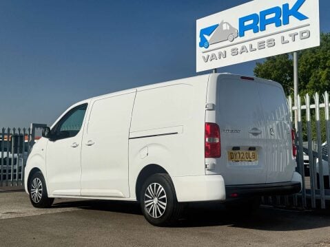 Vauxhall Vivaro 1.5 Vivaro F2900 Sportive S/S 26