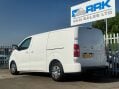 Vauxhall Vivaro 1.5 Vivaro F2900 Sportive S/S 26