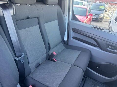 Vauxhall Vivaro 1.5 Vivaro F2900 Sportive S/S 10