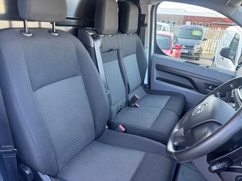 Vauxhall Vivaro 1.5 Vivaro F2900 Sportive S/S 6