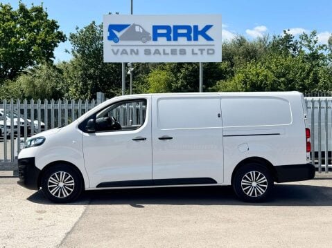 Vauxhall Vivaro 1.5 Vivaro F2900 Dynamic S/S 34