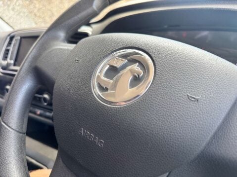 Vauxhall Vivaro 1.5 Vivaro F2900 Dynamic S/S 19